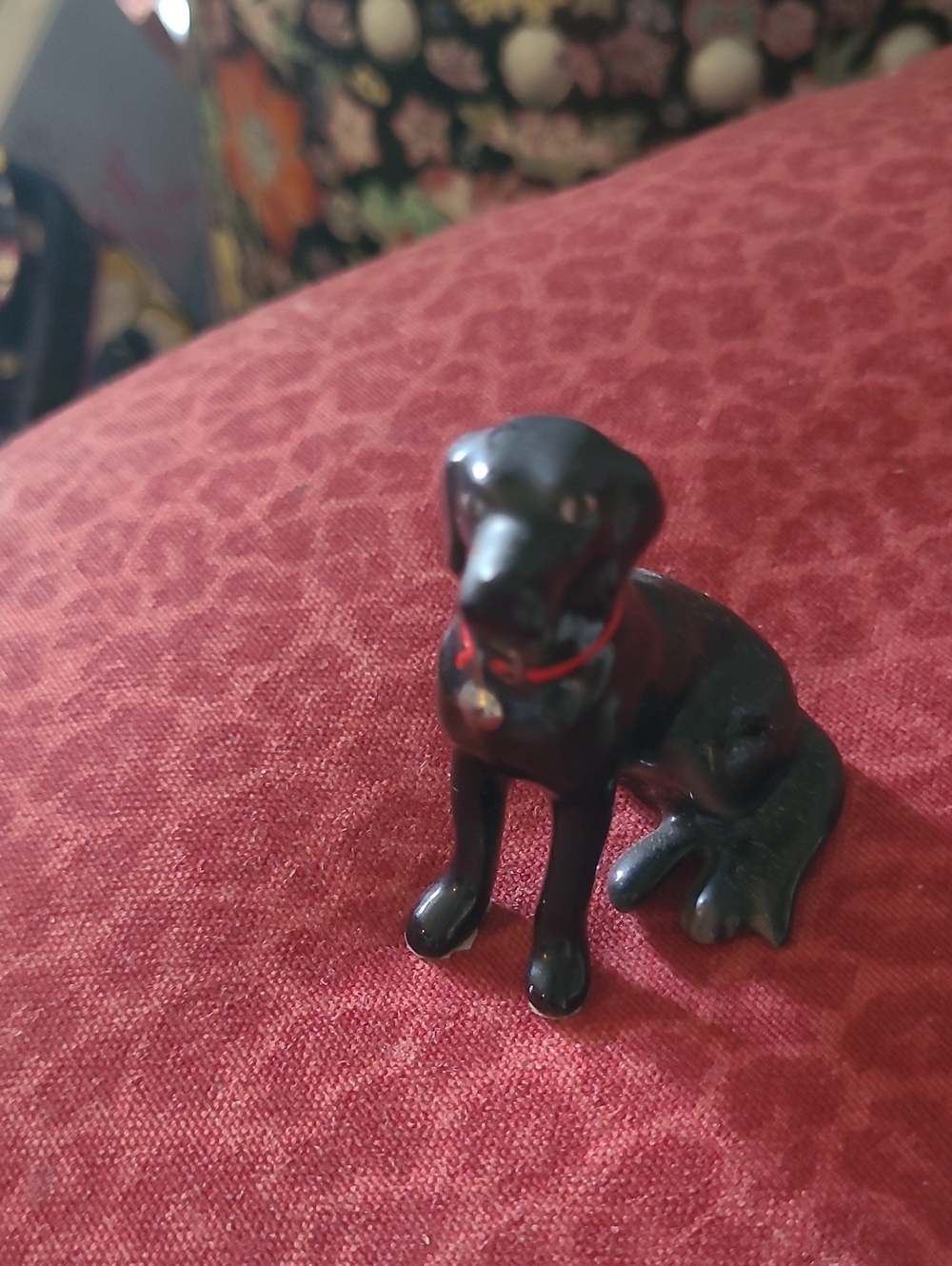 Hagen Renaker Labrador Retriever Figurine with Red Collar -